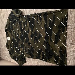 PINK Victoria’s Secret t-shirt